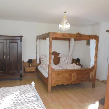 Apartmenthaus Am Schlosspark 3* 슈코파우