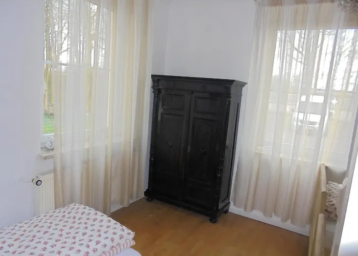 Πανσιόν Apartmenthaus Am Schlosspark Schkopau